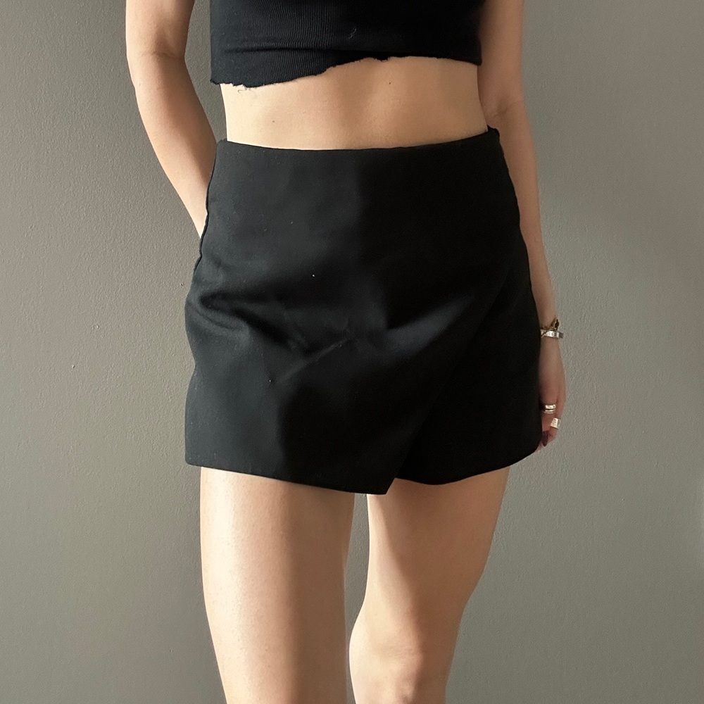 Zara Black Mini Skort
